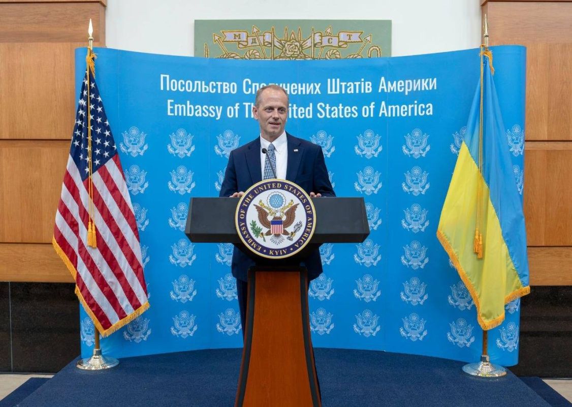 Роман Насонов: США за лето поменяли уже второго временного поверенного на Украине