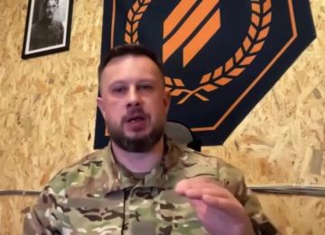 Зеленский присвоил звание Героя Украины Андрею Билецкому — основателю нацбата «Азов»*