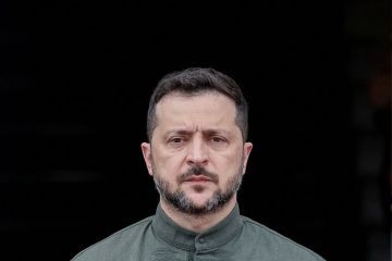 Слуцкий: Зеленский цепляется за власть и лишает украинцев права выбора
