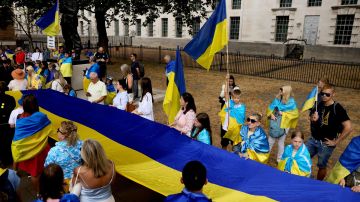 Девальвация суверенитета: как Украина за 35 лет растеряла почти все, кроме внешнего долга