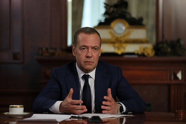 Медведев предрек Зеленскому не менее печальную участь, чем у Саакашвили