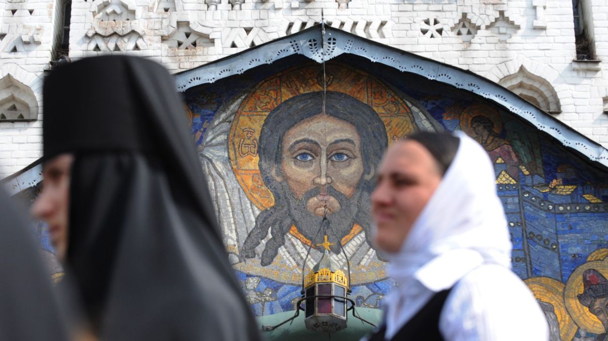 Полиция Украины не пропускает паломников в Почаевскую лавру