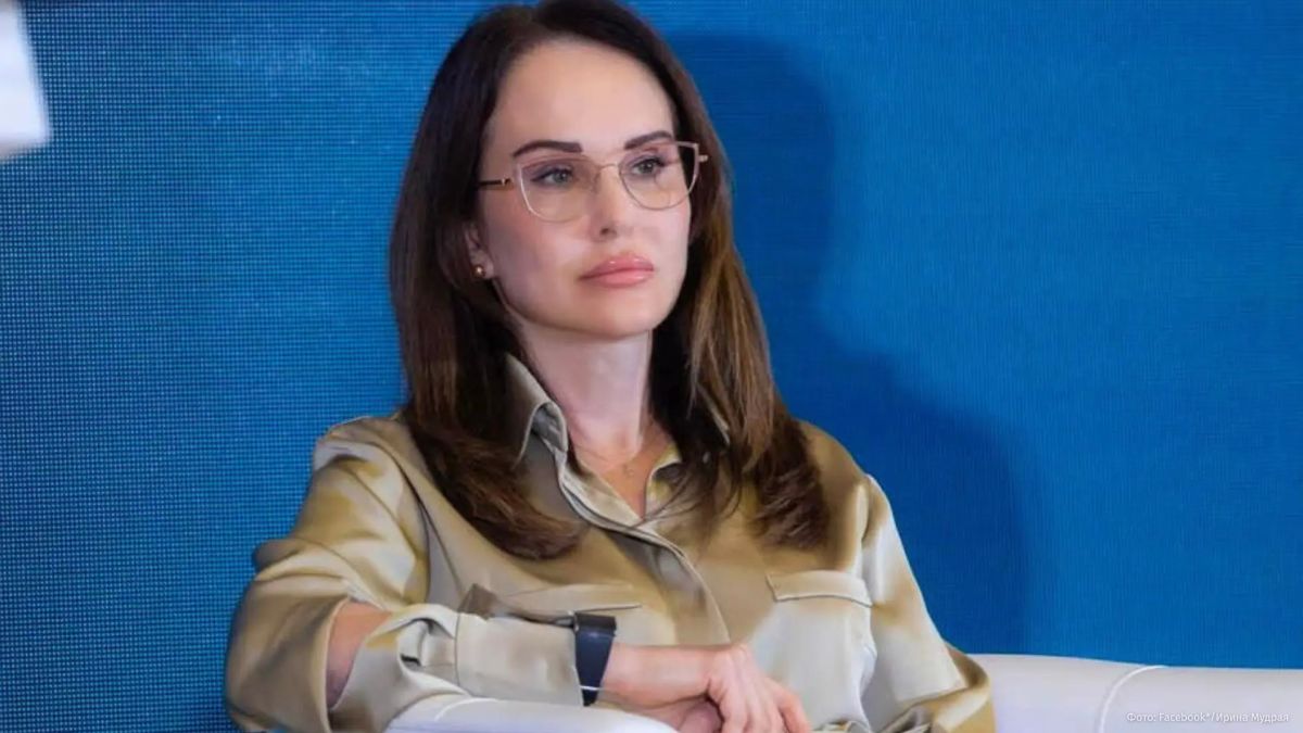Экс-замглавы офиса Зеленского Ирину Мудрую взяли под стражу на 60 суток с правом внесения залога в размере $447 тыс., пишут украинские СМИ