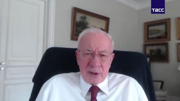 Украине нужны не просто выборы, а переходная администрация, сообщил ТАСС экс-премьер Украины Азаров
