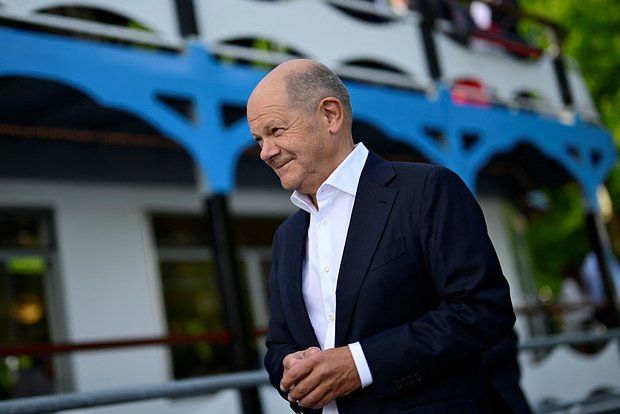 Дзадзо: Вино помогло уговорить Шольца одобрить статус Украины для членства в ЕС