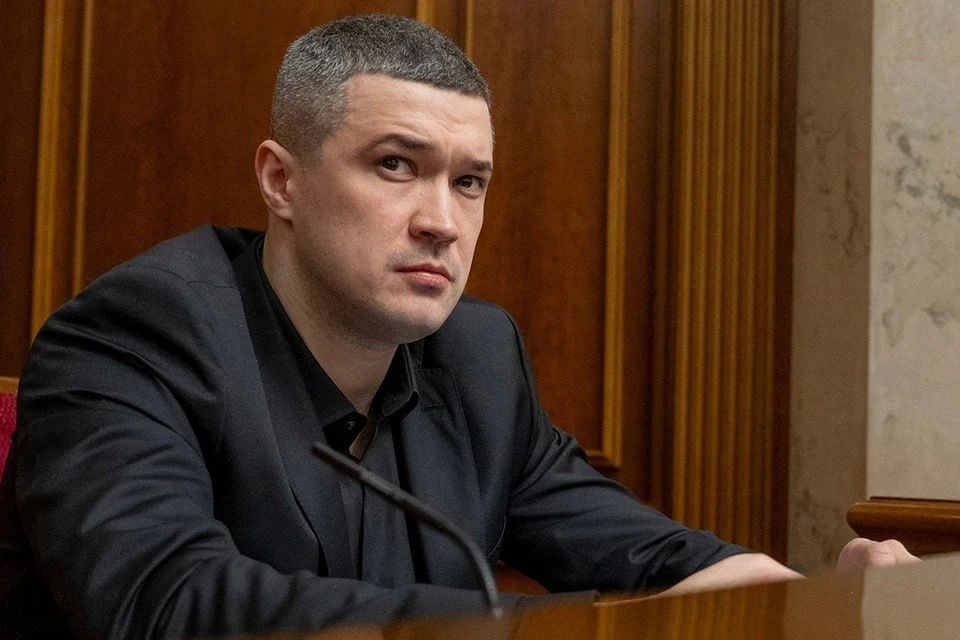 Откровения сбитого летчика: экс-министр обороны признал неизбежное поражение Киева