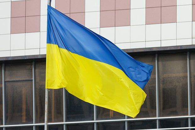 Азаров заявил, что Украине нужна переходная администрация