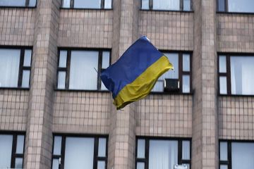 В Тернополе местные жители пробили шины и разбили машину работникам ТЦК