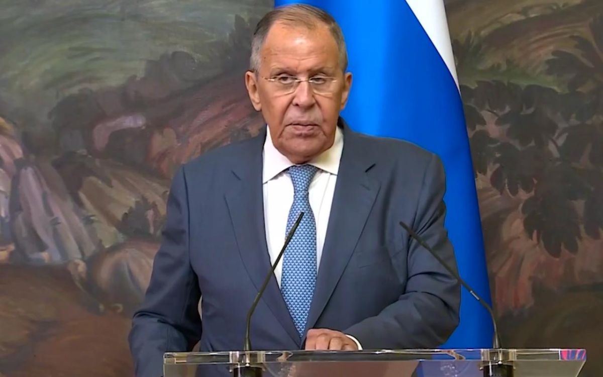Россия готова возобновить политические и межмидовские консультации с Ватиканом на уровне заместителей министров, сообщил Лавров на пресс-конференцию с главой МИД Ватикана Галлахером