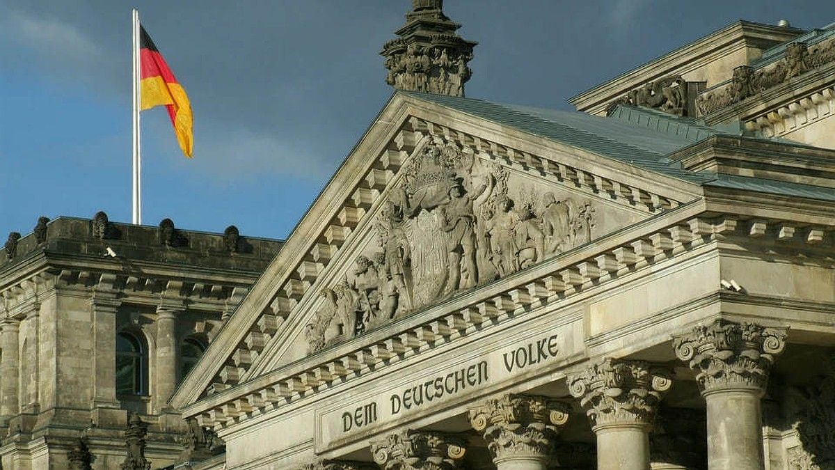 В Германии призвали отправить на фронт политиков, которые поддерживают Киев: "Они не понимают реальность"