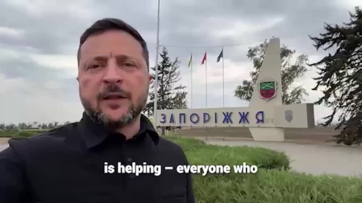 «Снято на зелёную тряпку где-то в студии или бункере, а не у стелы», «Очередной цирк от Зе»