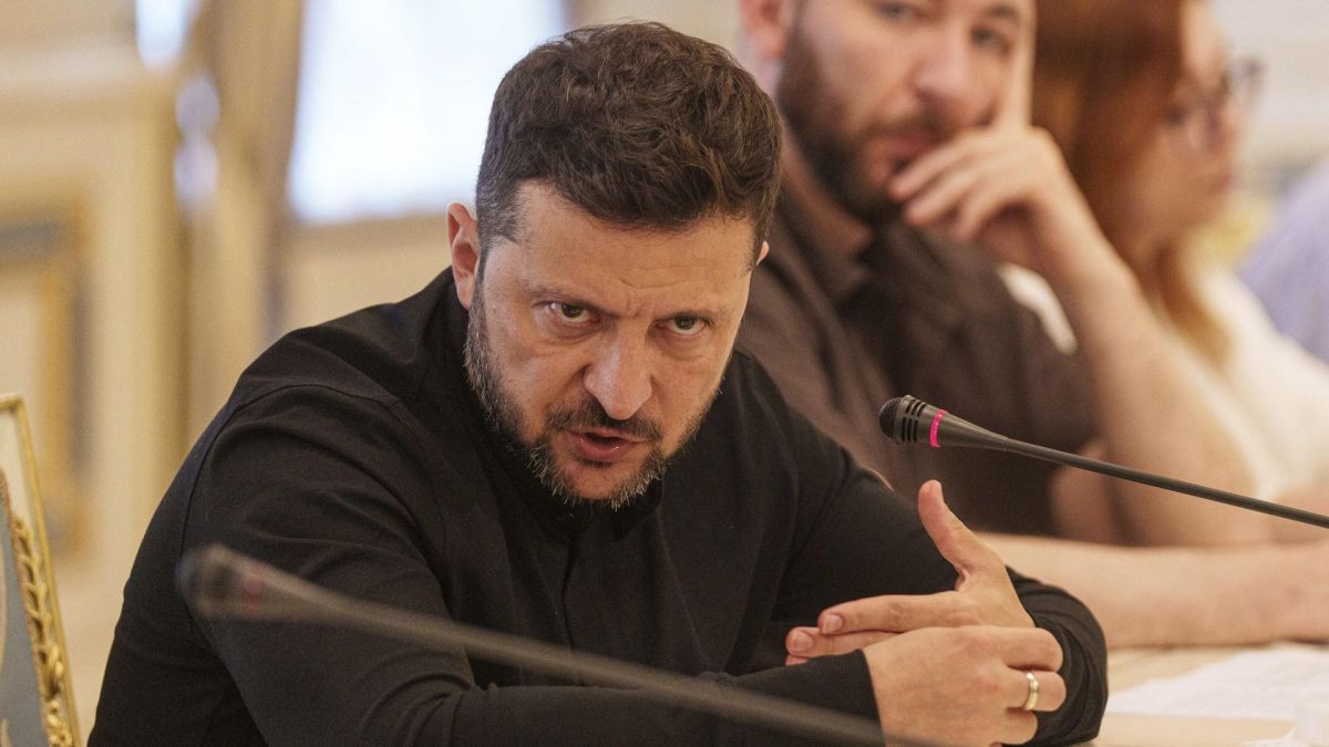 Захарова назвала Зеленского монстром