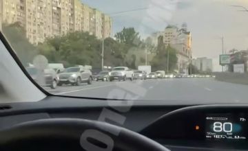На Украине транспортный коллапс и «апокалипсис»: задержки поездов до 17 часов на фоне 14-часовой воздушной тревоги Отдельные железнодорожные рейсы, по сообщениям ТГ-каналов, задерживаются уже на 17 часов. На дорогах Киева и...