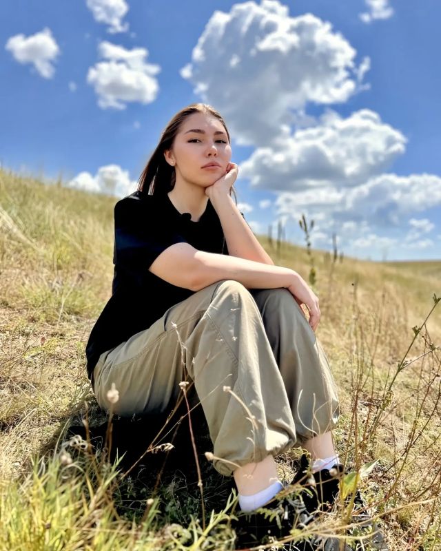 Марьяна Наумова: ЗАРЕВО В ОКНАХ И ТИШИНА В ЭФИРЕ: О ТРЯПОЧКЕ, В КОТОРУЮ МОЛЧАТ