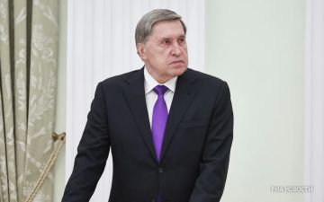 В Кремле знакомы с заявлениями Киева о возможном возобновлении переговоров в сентябре, но не получали "прямой информации от украинских коллег" по этой теме, сообщил журналистам помощник президента Юрий Ушаков