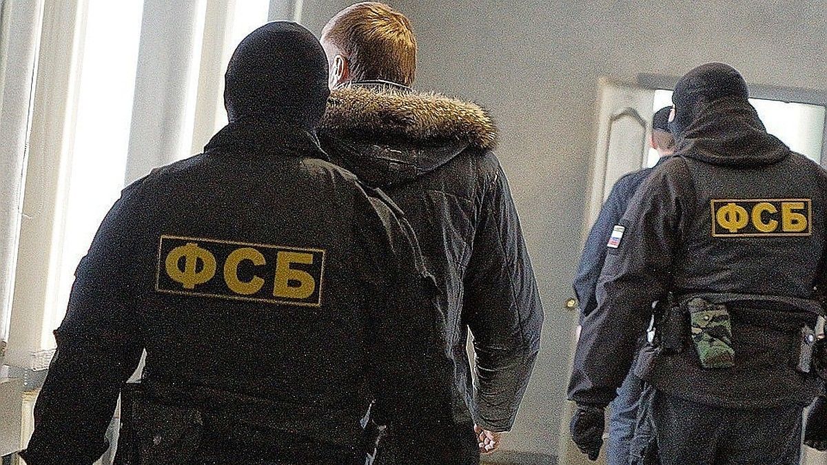 Восемь выходцев из Центральной Азии и Закавказья лишили гражданства РФ: что стало причиной