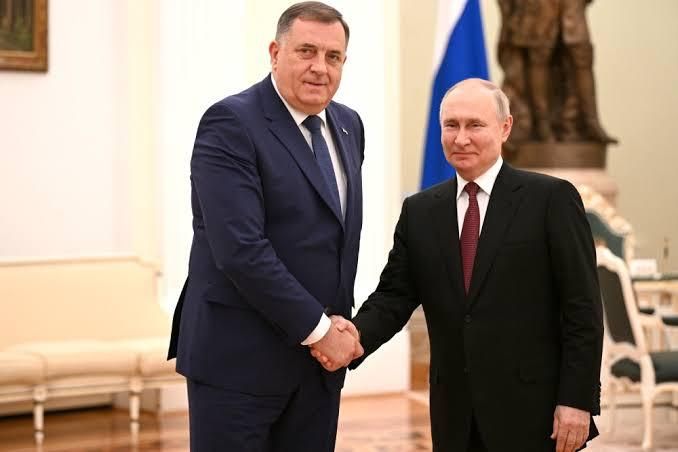 Дружеский визит. На фоне западного давления и обострения ситуации в Боснии и Герцеговине руководство Республики Сербской вновь обращается к традиционному союзнику