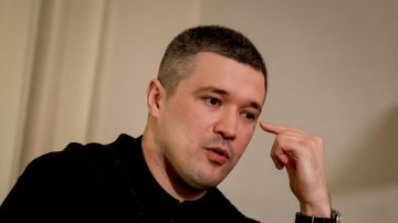 Фёдоров не мог быстро покинуть Украину из-за доступа к секретам — депутат