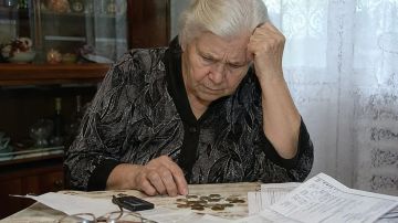 Дожились.. «Или еда или коммуналка»: украинцы тратят на еду и коммунальные услуги от 70% до 100% своего дохода, что делает накопление почти невозможным, — пишет Telegraf Забота о своем населении вышла на новый уровень....