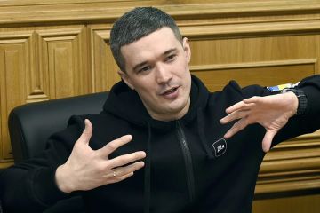 Новый министр обороны Украины Хмара заявил о дефиците в 27 миллиардов долларов военного бюджета — запланированные на второе полугодие деньги для выдачи зарплат были потрачены еще в первом полугодии предыдущим главой МО...