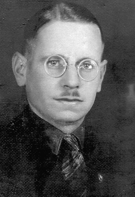 Владимир Корнилов: В этот день ровно 85 лет назад нацисты-бандеровцы в Житомире убили идеолога украинского нацизма, то есть, по сути, своего же идеолога - Мыколу Сциборского! Поскольку он примкнул к мельниковцам, то есть "не...