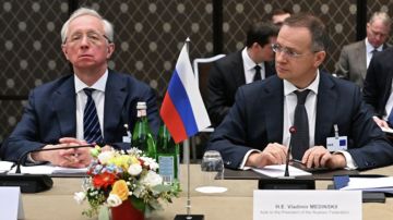 Axios: глава ЦРУ обсудил в Москве возможную встречу Путина с Трампом и Зеленским