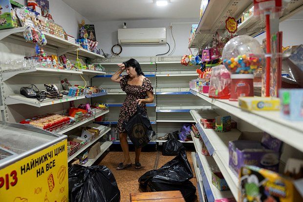 В магазинах Киева возник дефицит продуктов после ударов по складам
