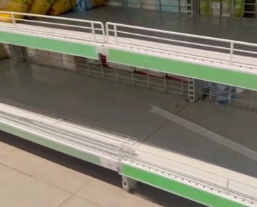 киевских магазинах возник дефицит продуктов, введены лимиты на продажу отдельных товаров, передает "Киев-24"