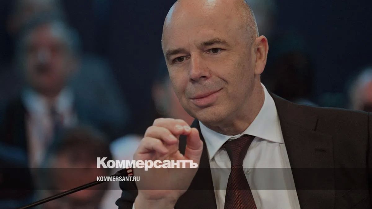 Глава Минфина США Скотт Бессент проводит встречу с российским министром финансов Антоном Силуановым, сообщил корреспондент Fox Business Эдвард Лоуренс с полей встречи глав минфинов и центробанков G20 в США
