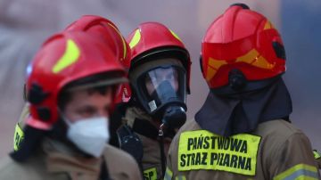 Польша заподозрила иностранную разведку в причастности к пожару на заводе, где производили комплектующие к дронам для Украины