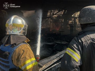 Последствия ударов по складским помещениям в Броварском и Бориспольском районах Киевской области