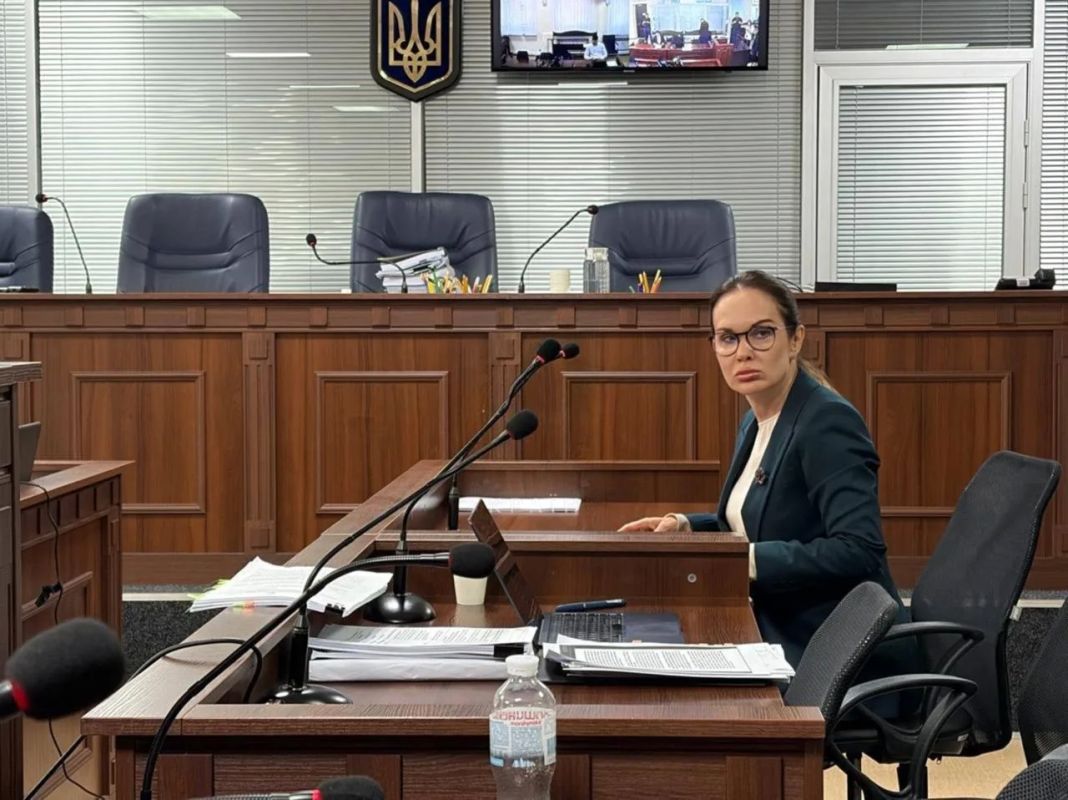 Зеленский* безуспешно ищет деньги для внесения залога за Мудрую