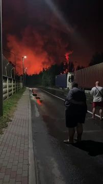 Чингис Дамбиев: Красивое. Горящий логистический комплекс в Броварах под Киевом