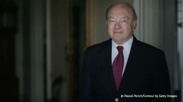 Помощь НАТО несет в себе опасность для Украины, потому что воспринимается Россией как прямая угроза, заявил бывший посол США в Советском Союзе Джек Мэтлок