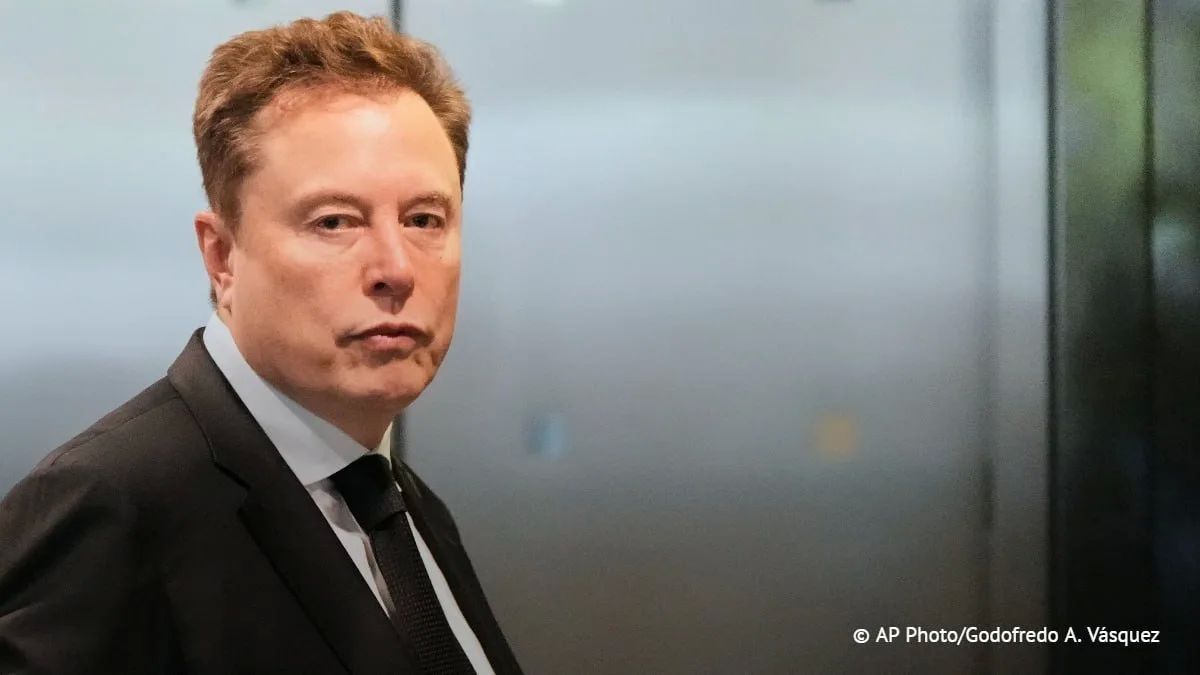 Маск не разрешил Киеву применять Starlink для ударов по РФ без согласия Белого дома, сообщила британская газета Financial Times со ссылкой на источники