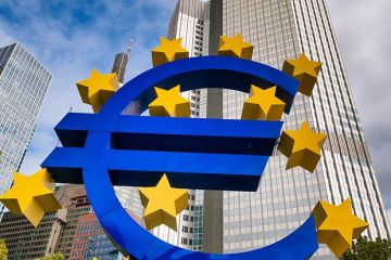 Еврокомиссия: ЕС не планирует ускорять выплату Киеву кредита на 90 миллиардов евро