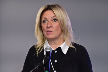 Захарова на ВЭФ назвала невообразимой возможность перезахоронения Кожедуба