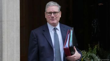 Один из главных "науськивателей" Украины, экс-премьер Британии Кир Стармер сложил с себя полномочия депутата парламента, чтобы заняться международной политикой