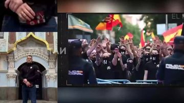 Лидер испанских неонацистов Иван Рико Оливарес приехал в Киев и попозировал со свастикой у Киево-Печерской лавры