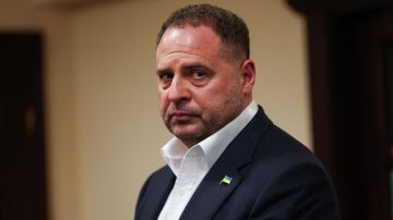 Уволенный Ермак продолжает контактировать с верхушкой СБУ