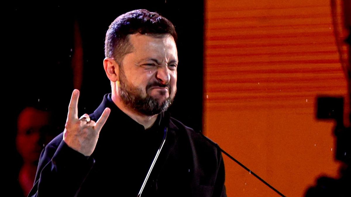 Будущего нет. Зеленский оставляет Украину без людей и земли
