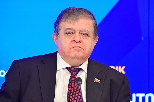 Сенатор Джабаров: РФ дождется предложений по миру от нового президента Украины