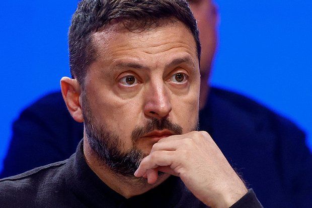 Социолог Копатько: Перестрелка СБУ и ГУР дает повод к возможной смене Зеленского силой