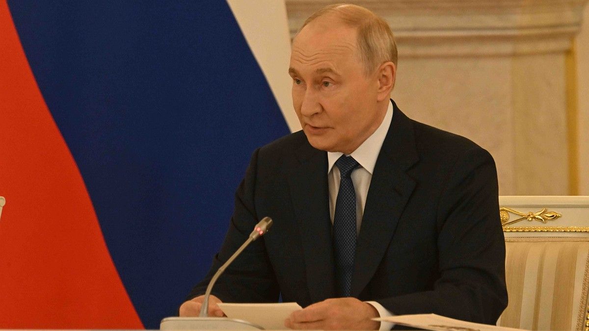 "Нам нужны какие-то люди": Путин заявил, что ВС РФ не бьют по властям Украины