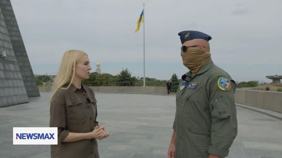 Украинские пилоты F-16 испытывают дефицит ракет "воздух-воздух" AIM-9 и AIM-120, заявил командир 107-го авиакрыла ВС Украины в интервью Newsmax