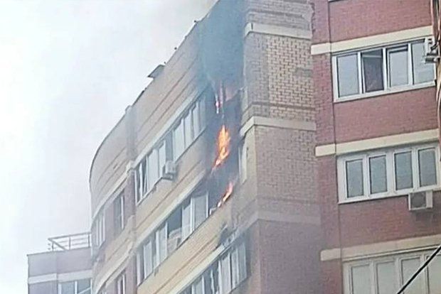 БПЛА ВСУ попал в многоквартирный дом в Кубинке, началось возгорание