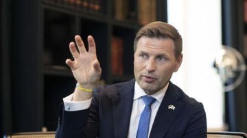 "Министру не нужно вникать": глава МО Эстонии ушел в отставку из-за сорванной закупки снарядов для Киева