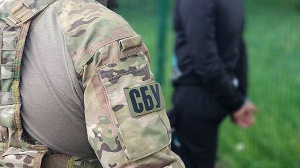 Жаба с гадюкой воюют: к чему приведет конфликт СБУ и ГУР в Киеве