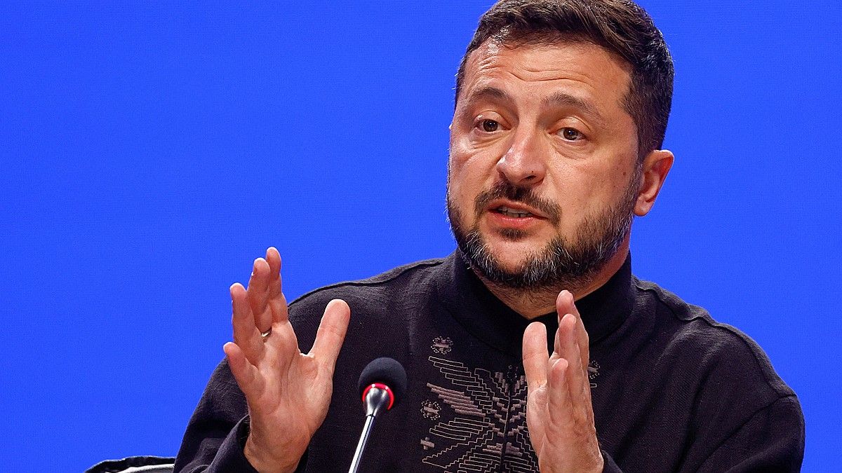 «Зеленский звонил депутатам Рады и до хрипа орал в трубку»: До краха Украины осталось пять недель