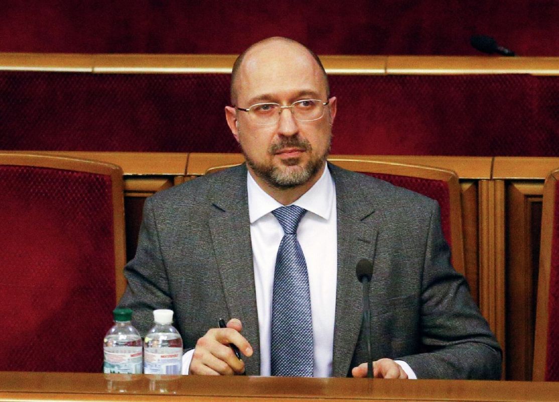 Украина будет ввозить топливо через Румынию, сообщил Шмыгаль